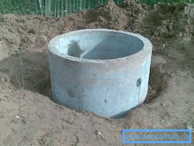Бетонски прстен мора бити припремљен за завршну обраду. Бетонски прстен мора бити припремљен за завршну обраду.