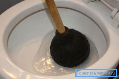 Чишћење тоалетног клипа. Чишћење тоалетног клипа.