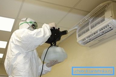 Чак и конвенционални клима уређаји, који су тип вентилационог система, морају се дезинфиковати. Чак и конвенционални клима уређаји, који су тип вентилационог система, морају се дезинфиковати.