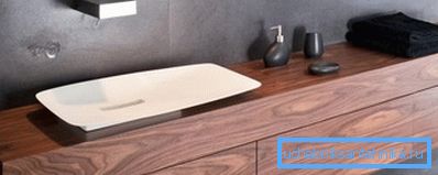 Дрво у купатилу мора бити пажљиво заштићено од влаге. Дрво у купатилу мора бити пажљиво заштићено од влаге.