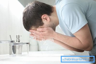 Операција славина у купатилу Операција славина у купатилу