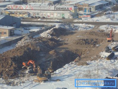 Дубина постављања водоводних цеви у сјеверним регионима је скупа Дубина постављања водоводних цеви у сјеверним регионима је скупа