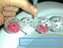 Готовинске коцке са готовином могу се ставити у пластичне кутије из комерцијално доступних освјеживача ваздуха. Готовинске коцке са готовином могу се ставити у пластичне кутије из комерцијално доступних освјеживача ваздуха.