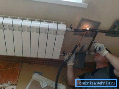 Добар заваривач увек зна који електроди заваравају цеви. Добар заваривач увек зна који електроди заваравају цеви.