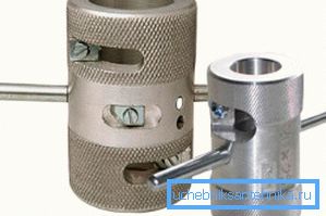 Алати за скидање крајева. Најчешће се користи за инсталацију водовода, али у канализацију корисно