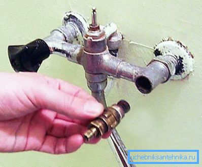 Уклањање грмља из гнезда Уклањање грмља из гнезда