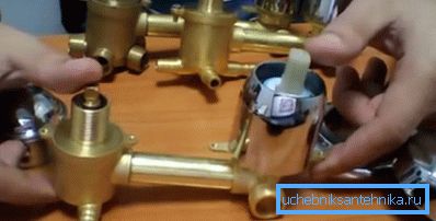 Картуша за режим на левој страни Картуша за режим на левој страни