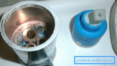 Кертриџ уклоњен из утичнице Кертриџ уклоњен из утичнице