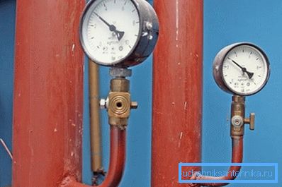 Мерачи притиска за надгледање притиска система.