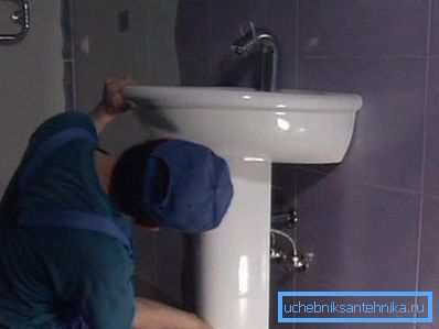Уградња пластичних умиваоника Уградња пластичних умиваоника