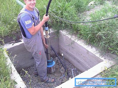 Спустимо пумпу у бунар Спустимо пумпу у бунар