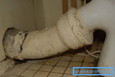 Организација таквог споја при употреби старе цијеви од ливеног гвожђа, која се неће мијењати