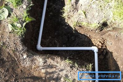 Пластични цевовод у рову