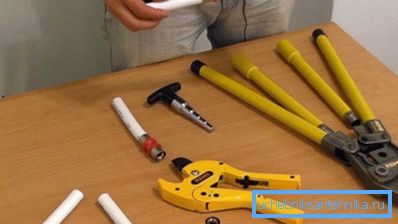 Поред штампе препоручујемо и куповину резача за метал-пластику Поред штампе препоручујемо и куповину резача за метал-пластику