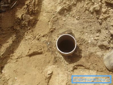 Након бушења морате одлучити како довести воду из бунара у кућу. Након бушења морате одлучити како довести воду из бунара у кућу.