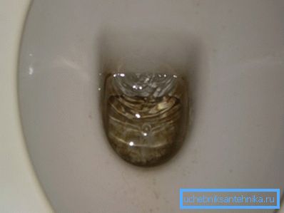 Константно текућа вода из резервоара троши не само живце, већ и новац Константно текућа вода из резервоара троши не само живце, већ и новац