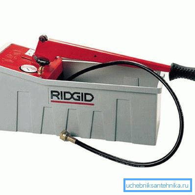 Професионална пнеуматска пумпа за цеви за испитивање притиска.