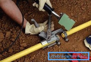 Постављање спољног водовода од полипропиленских цеви на земљишној парцели Постављање спољног водовода од полипропиленских цеви на земљишној парцели