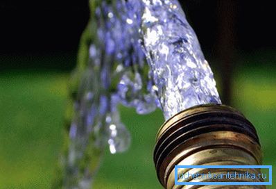 Флусхинг се наставља све док се не појави бистра вода. Флусхинг се наставља све док се не појави бистра вода.