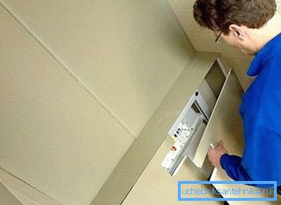 Оквир је прекривен листовима дихтова Оквир је прекривен листовима дихтова