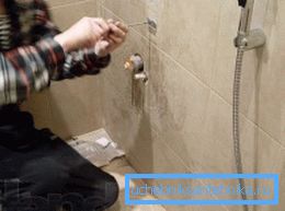 Поправите туш кабину тако што ћете заменити миксер Поправите туш кабину тако што ћете заменити миксер