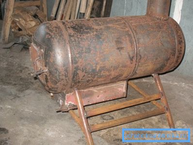 Домаћа пећ из гасног цилиндра. Домаћа пећ из гасног цилиндра.