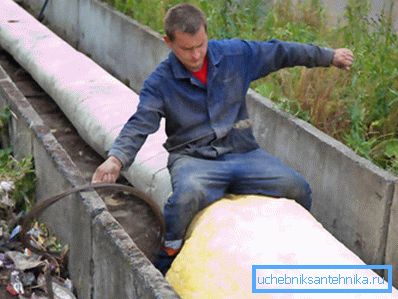 Независна изолација водоводних цеви на улици Независна изолација водоводних цеви на улици