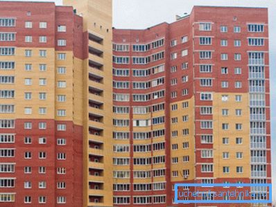 Систем грејања високих зграда се разликује од климатске мреже приватне викендице. Систем грејања високих зграда се разликује од климатске мреже приватне викендице.