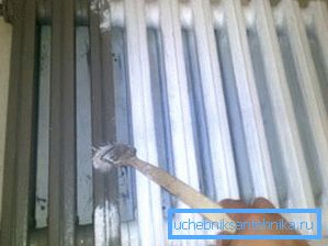 Напољу, радијатор је последњи бојио Напољу, радијатор је последњи бојио