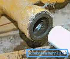 Комбинација елемената, чије су ивице обложене силиконом