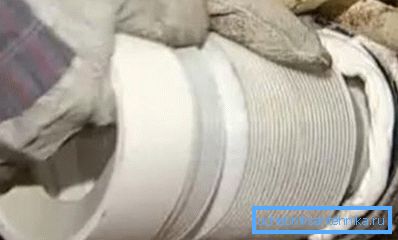 Прикључивање цијеви одвода са канализацијом Прикључивање цијеви одвода са канализацијом