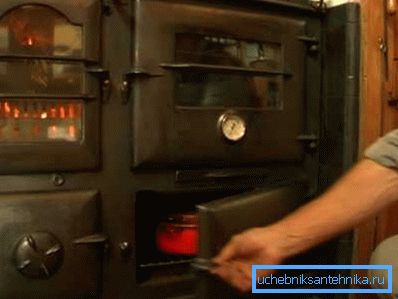 Модерне пећи од челика те врсте имају оригинални изглед и могу бити прави украс свих унутрашњости.