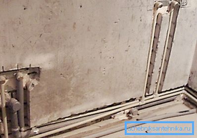 Овако је постављање цевовода скривено у зидовима уз стробање Овако је постављање цевовода скривено у зидовима уз стробање