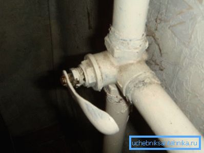 Тространи вентил на грејном кули.