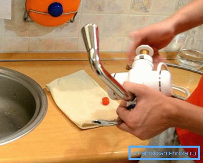 Инсталирали смо електрични бојлер на крану сопственим рукама Инсталирали смо електрични бојлер на крану сопственим рукама