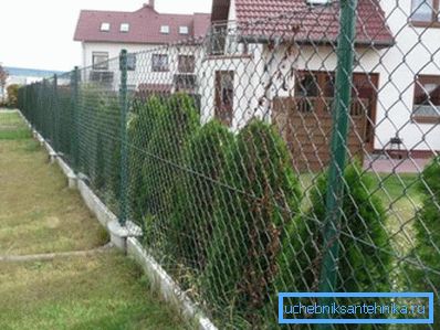 У овом примеру мале цеви се користе као носачи за сакупљање. У овом примеру мале цеви се користе као носачи за сакупљање.