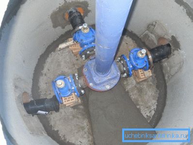 Влага не би смела продрети в огењ, ведно мора бити суха. Влага не би смела продрети в огењ, ведно мора бити суха.