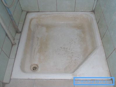 Овде се воде мали огреботине на површини емајлиране површине. Овде се воде мали огреботине на површини емајлиране површине.