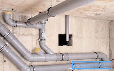 Сви делови су фиксирани са стезаљкама, као што је приказано на слици