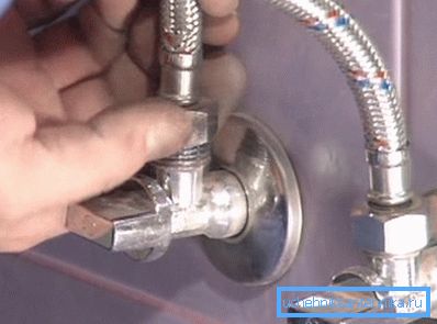 Испуштање воде треба да изгледа овако Испуштање воде треба да изгледа овако