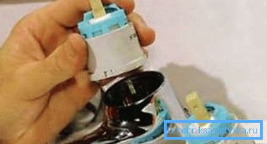 Замена сломљеног дела Замена сломљеног дела